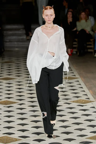 Look 11